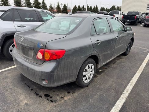 Used 2010 Toyota Corolla LE image 4