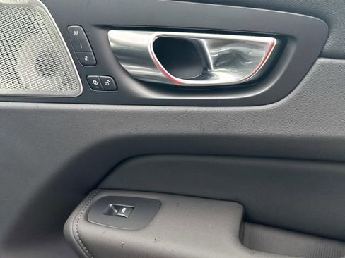 New 2026 Volvo XC60 B5 Ultra image 18