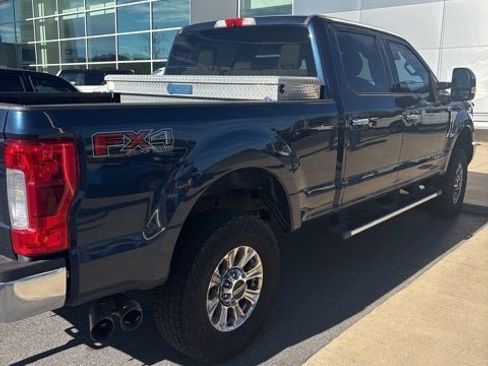 Used 2019 Ford F250 XLT w/ XLT Premium Package image 6