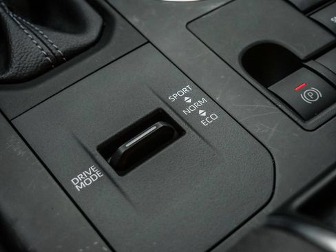 Used 2024 Toyota Highlander XSE FWD image 58