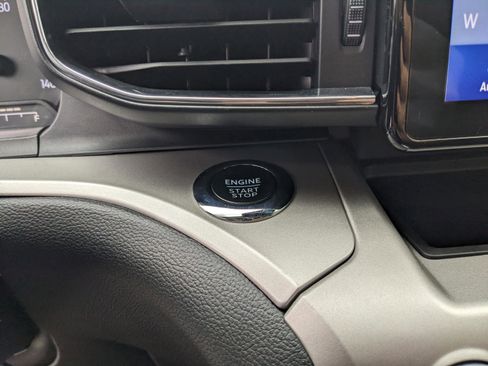 Used 2023 Ford Explorer XLT w/ Equipment Group 202A RWD image 27