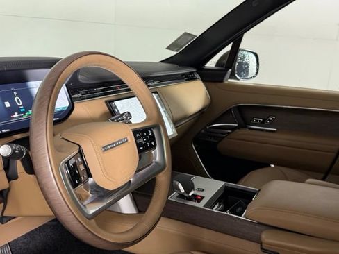 Used 2025 Land Rover Range Rover SE AWD/4WD image 46