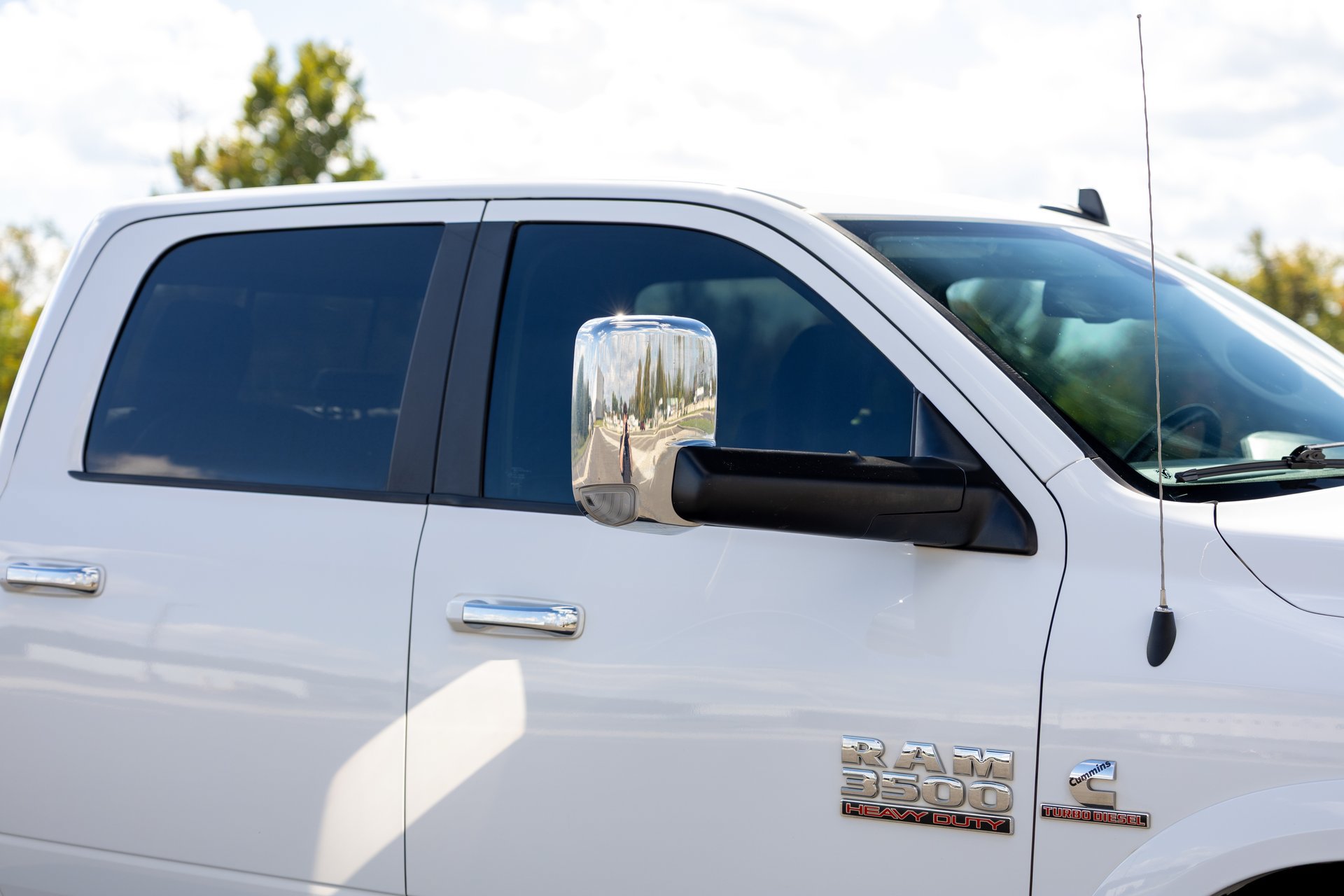 Used 2018 RAM 3500 Laramie w/ Cold Weather Group AWD/4WD image 30
