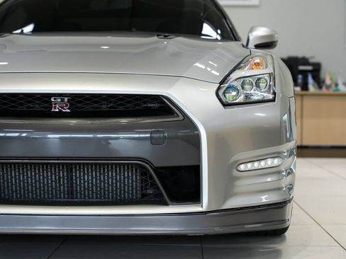 Used 2016 Nissan GT-R Premium AWD/4WD image 27