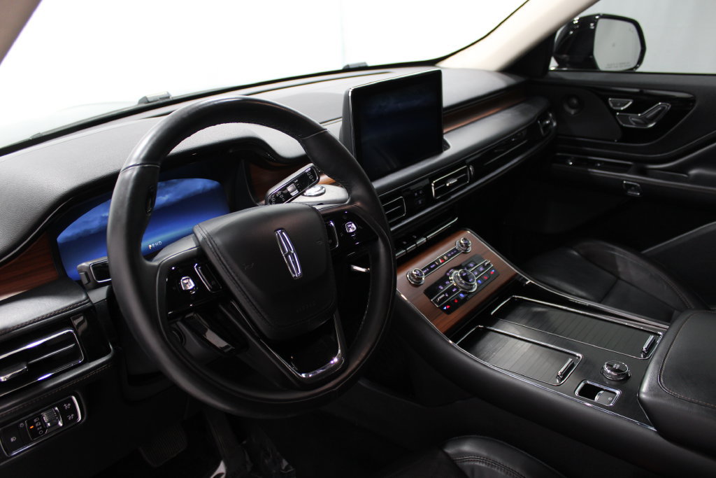 Used 2020 Lincoln Aviator Reserve w/ Elements Package Plus AWD/4WD image 12