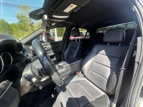 Used 2016 Mercedes-Benz E 350 4MATIC Sedan w/ Premium Package image 9