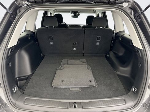 Used 2023 Jeep Grand Cherokee Laredo image 20