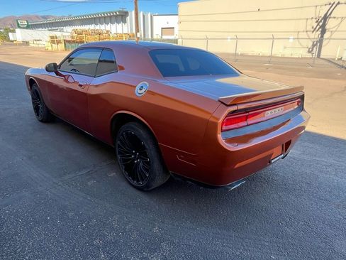 Used 2009 Dodge Challenger R/T w/ Sound Group RWD image 4