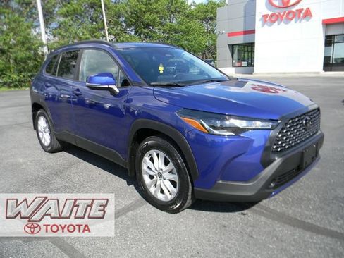 Used 2024 Toyota Corolla Cross LE w/ Moonroof Package AWD/4WD image 1
