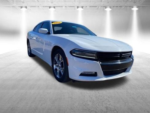 Used 2016 Dodge Charger SXT w/ AWD Plus Group image 2
