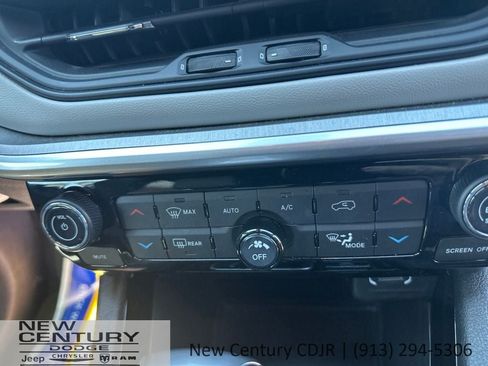 Used 2025 Jeep Compass Limited AWD/4WD image 23