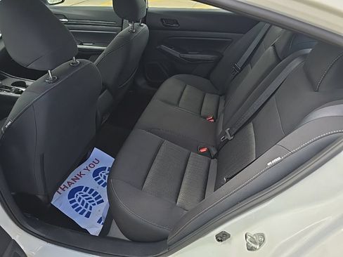 Used 2025 Nissan Altima 2.5 SV FWD image 10