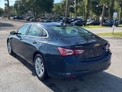 Used 2019 Chevrolet Malibu LT FWD image 2