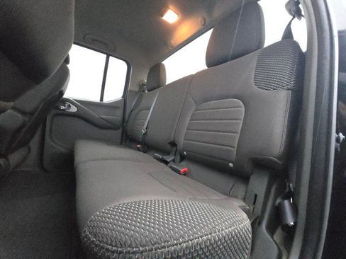 Used 2012 Nissan Frontier SV image 19