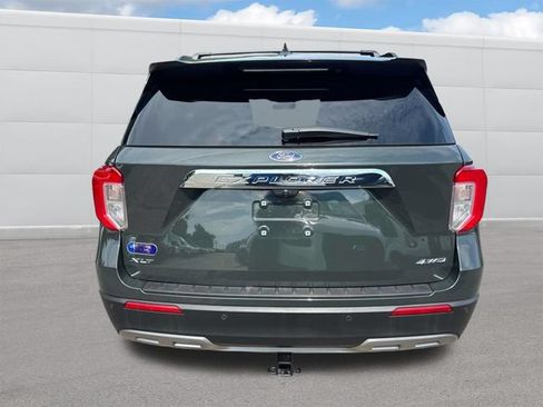 Used 2022 Ford Explorer XLT w/ Equipment Group 202A AWD/4WD image 4