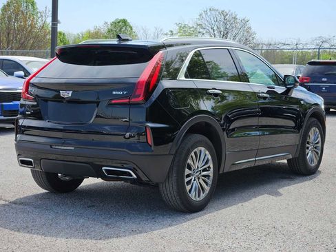 Used 2025 Cadillac XT4 Premium Luxury image 6