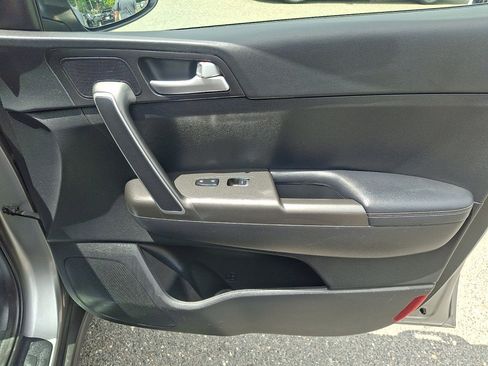 Used 2020 Kia Sportage LX FWD image 16