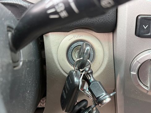 Used 2006 Toyota 4Runner Limited AWD/4WD image 28