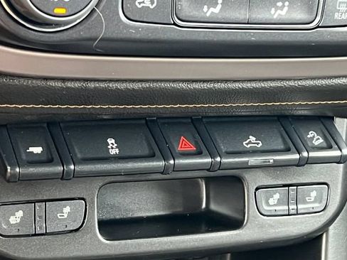 Used 2022 GMC Canyon AT4 AWD/4WD image 30