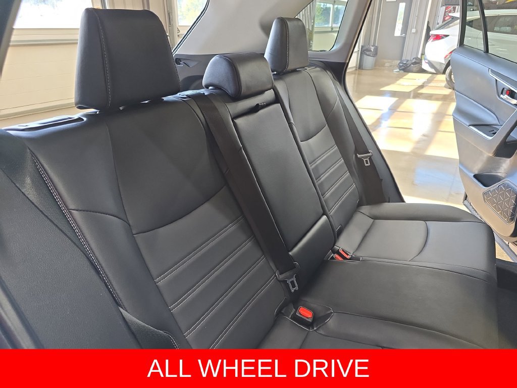Used 2022 Toyota RAV4 XLE Premium AWD/4WD image 11