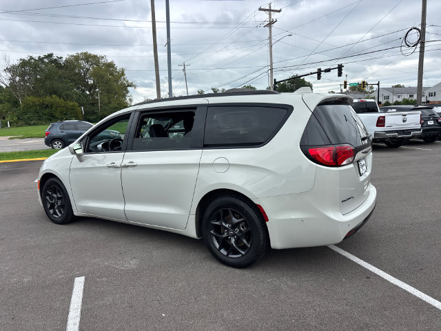 Used 2020 Chrysler Pacifica Touring-L Plus FWD image 7