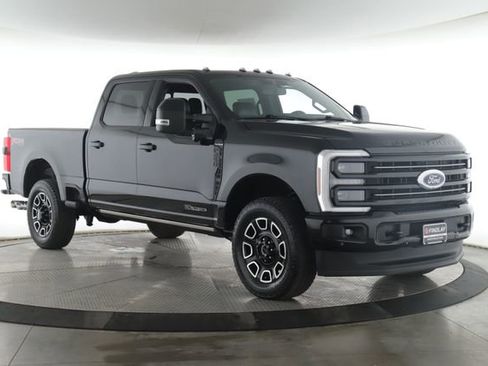 Used 2025 Ford F250 Platinum w/ FX4 Off-Road Package AWD/4WD image 2