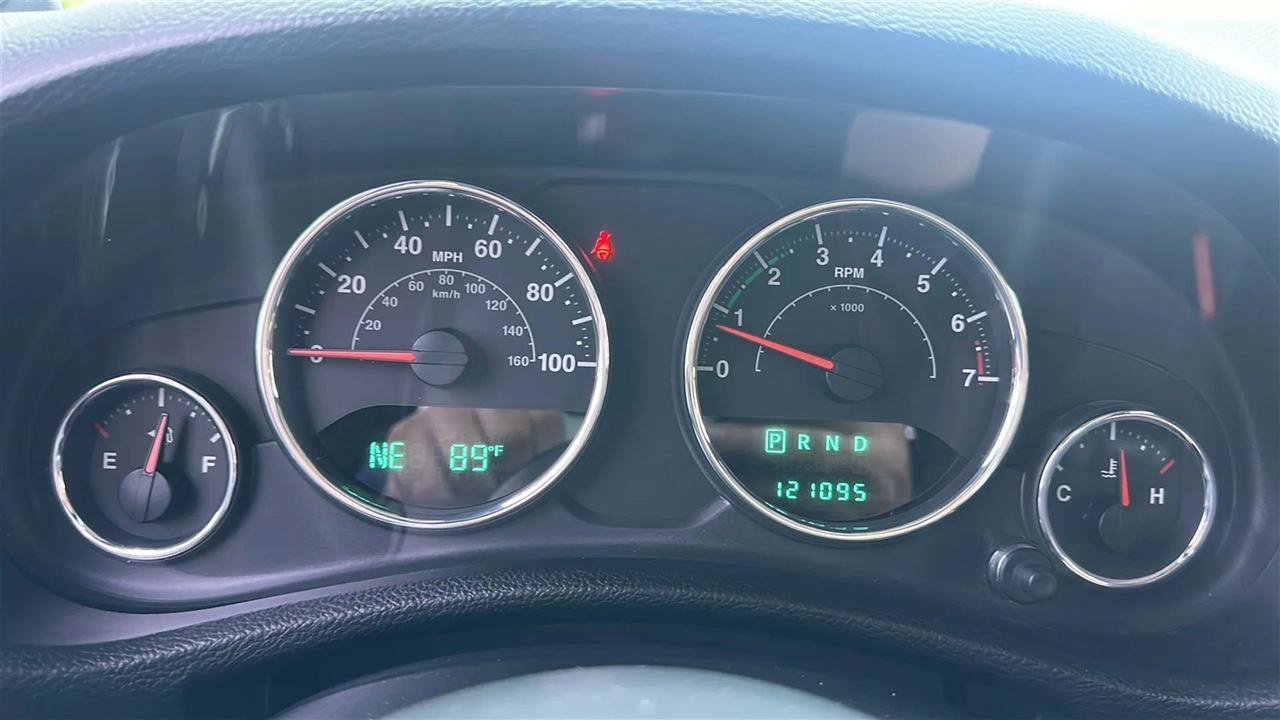 Used 2013 Jeep Wrangler Sahara AWD/4WD image 34