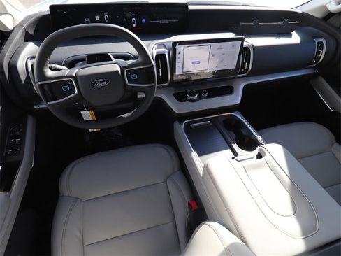 New 2025 Ford Expedition Active image 10