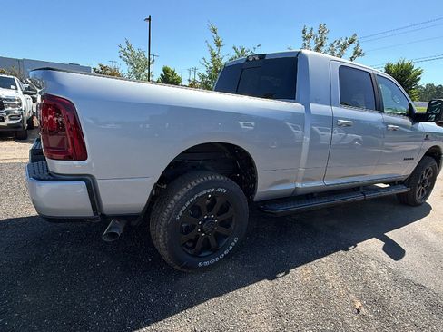 New 2026 RAM 2500 Laramie AWD/4WD image 8
