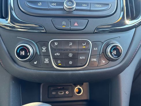 Used 2024 Chevrolet Equinox RS w/ RS Leather Package image 32