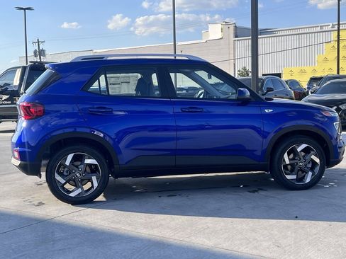 New 2025 Hyundai Venue Limited image 8