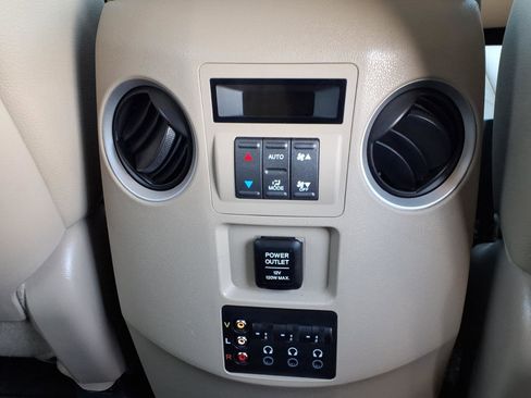 Used 2013 Honda Pilot Touring image 16