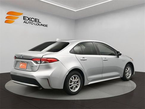 Used 2020 Toyota Corolla LE image 4