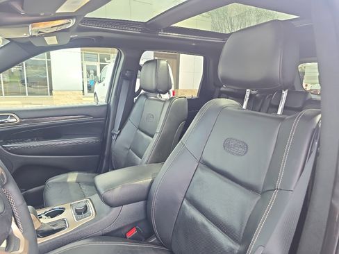 Used 2017 Jeep Grand Cherokee Overland image 15
