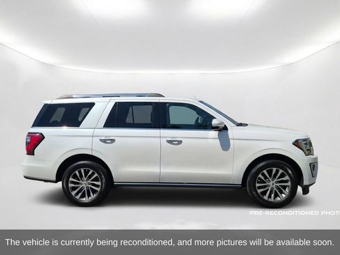 Used 2018 Ford Expedition Limited w/ Equipment Group 301A AWD/4WD image 4