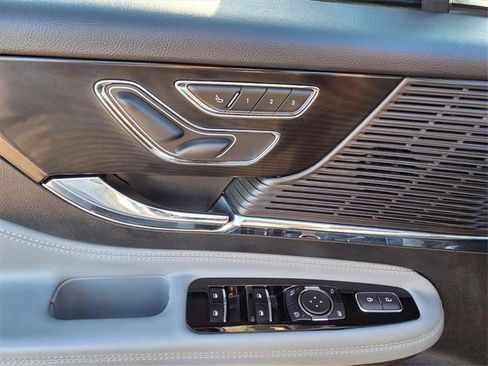 Certified 2022 Lincoln Corsair FWD w/ Equipment Group 101A image 7