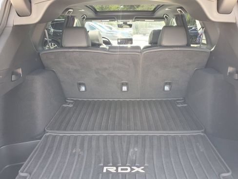 Used 2025 Acura RDX SH-AWD image 8