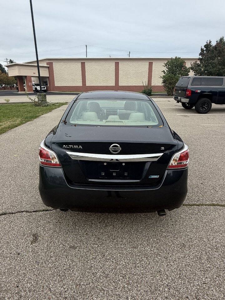 Used 2014 Nissan Altima 2.5 S FWD image 3