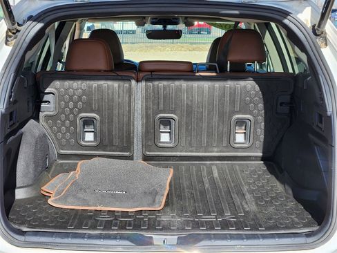 Used 2020 Subaru Outback Touring w/ Popular Package #2 image 11