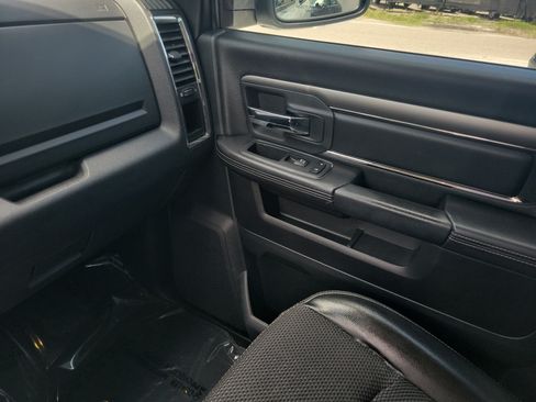 Used 2013 RAM 1500 R/T w/ Convenience Group RWD image 18