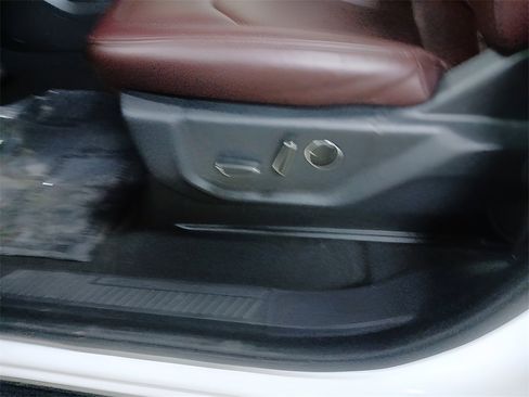 Certified 2024 Ford Expedition Limited image 18