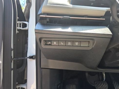 Used 2023 Nissan Ariya AWD image 52