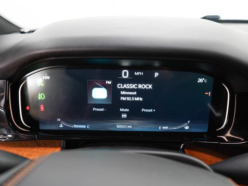 Used 2022 Jeep Grand Wagoneer Series III w/ Rear-Seat Entertainment Group AWD/4WD image 30