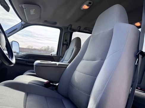 Used 2004 Ford F350 XLT image 22