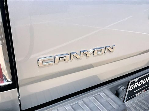 Used 2016 GMC Canyon SLT w/ Driver Alert Package RWD image 10