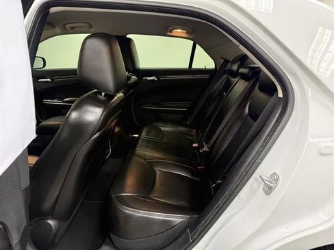 Used 2021 Chrysler 300 Touring L image 19