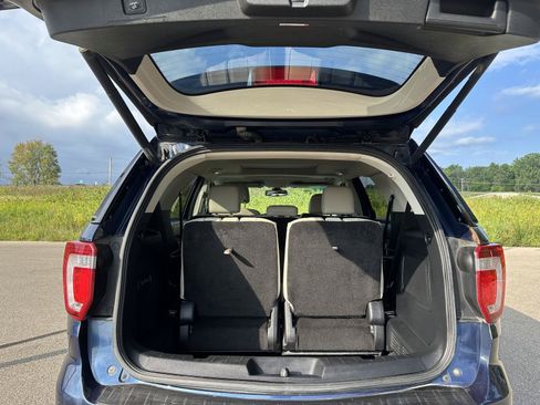 Used 2016 Ford Explorer Platinum AWD/4WD image 9
