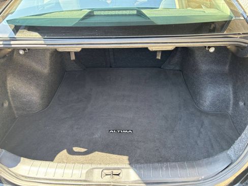 Used 2025 Nissan Altima 2.5 SV FWD image 31