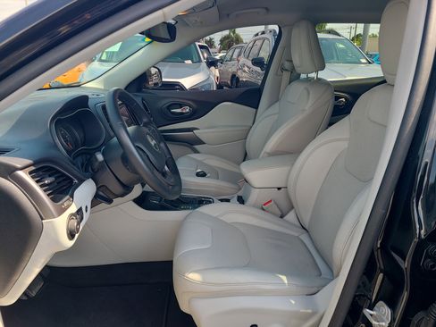 Used 2020 Jeep Cherokee Limited FWD image 20
