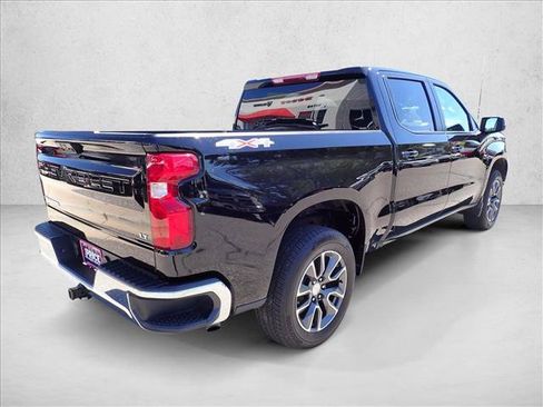 Used 2024 Chevrolet Silverado 1500 LT AWD/4WD image 4